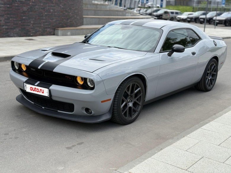 Dodge challenger iii