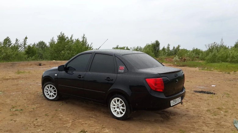 Лада Гранта черная затонированная