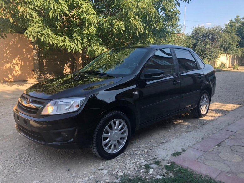 Лада Гранта седан чёрный