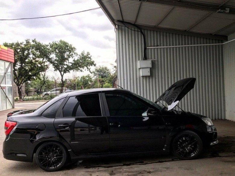 Черная Лада Гранта вертушки r17