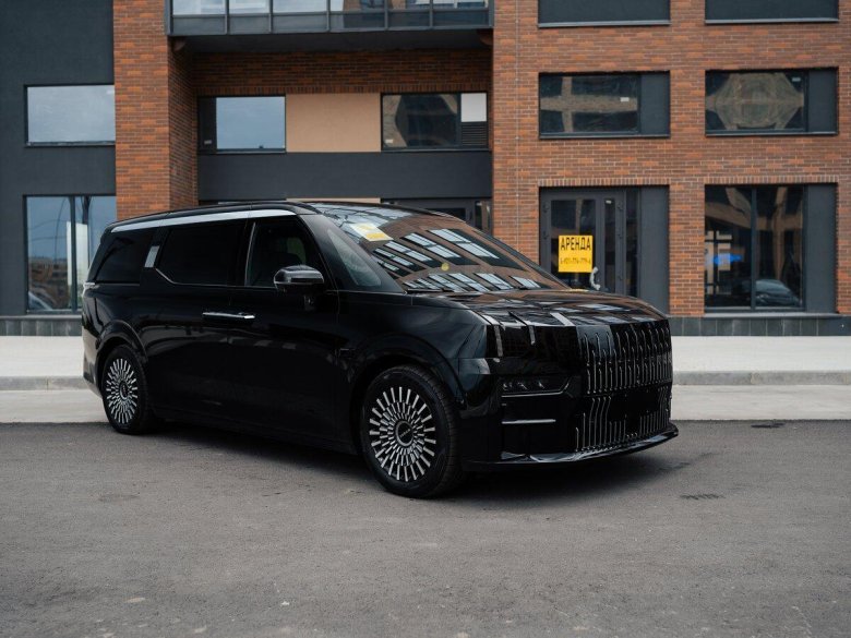 Zeekr 001 черный