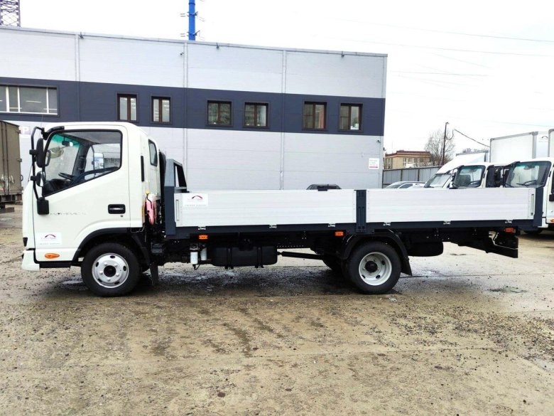 Бортовой грузовик