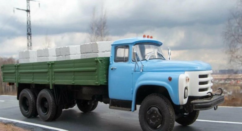 Грузовик ЗИЛ 133