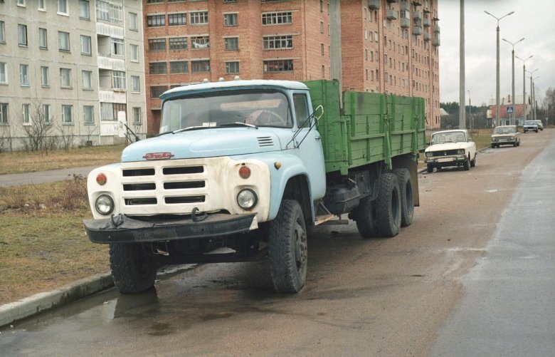 Грузовик ЗИЛ 133