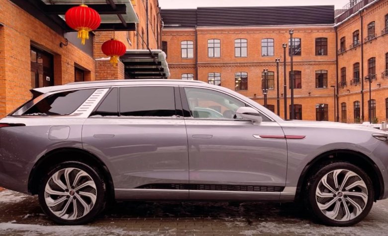 Кроссовер Hongqi e-hs9