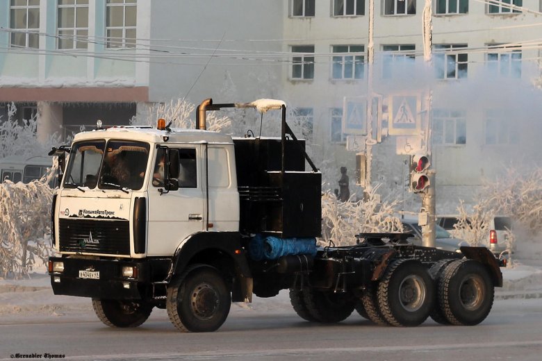 МАЗ 6425 тягач