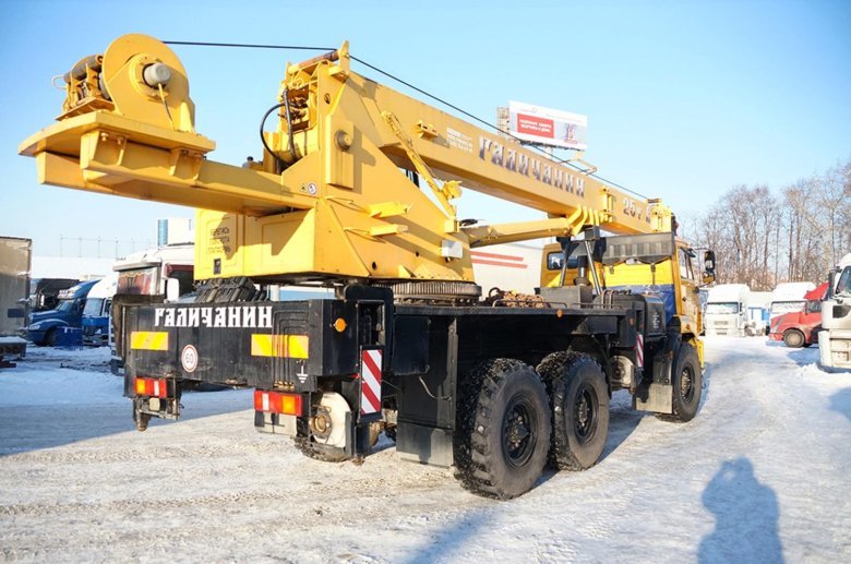 Автокран КС-55713-1