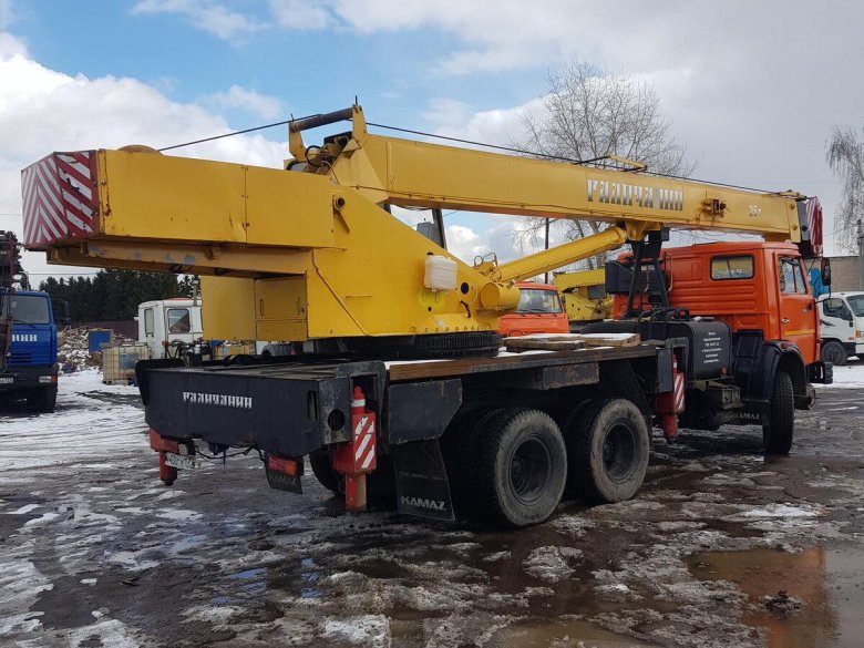 Автокран галичанин 25 тонн