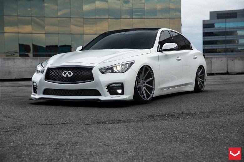 Infiniti q50 белый
