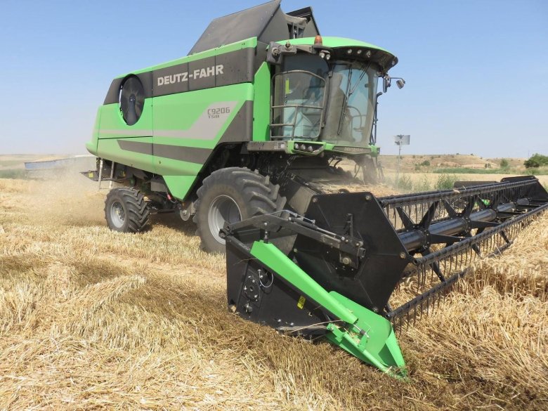 Комбайн Дойц фар 9340