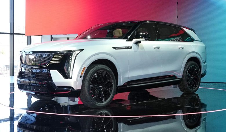 Новый кадиллак эскалейд 2025