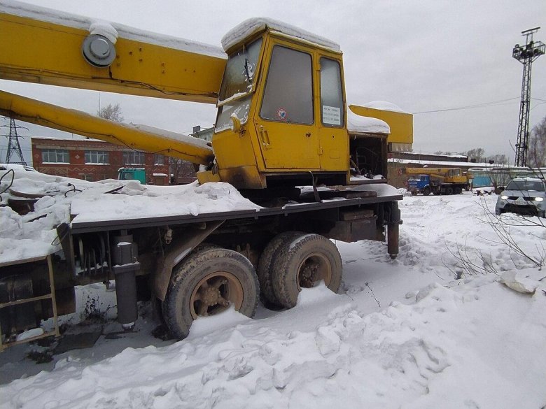 Автокран ивановец 32т