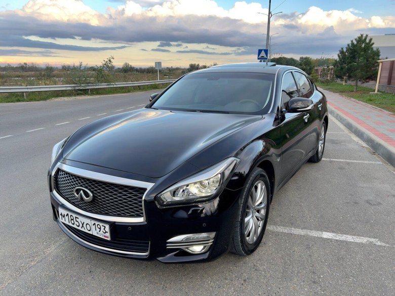 Infiniti q50 2010