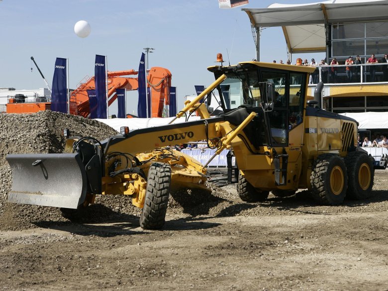 Грейдер volvo g940