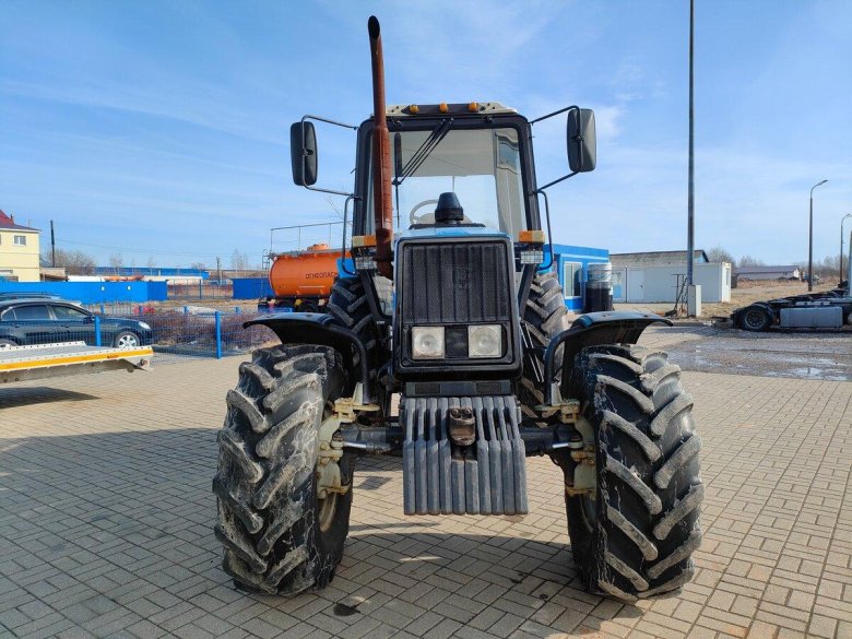 Трактор беларус 1221