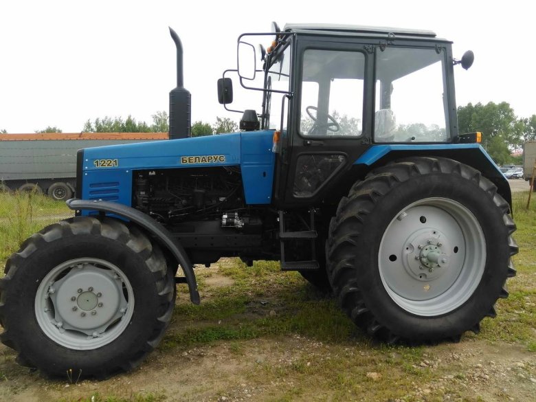Беларус-1221 трактор