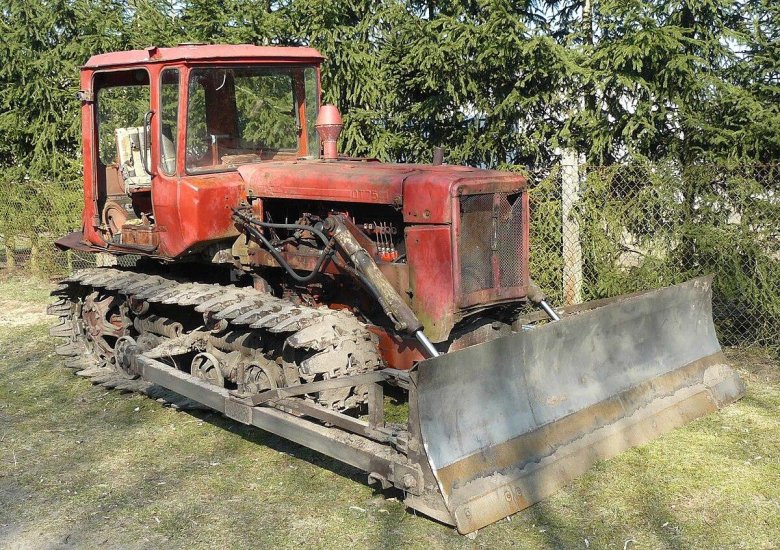 DT 75 трактор