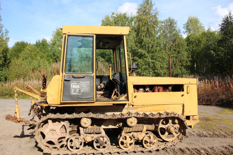 Трактор дт 75