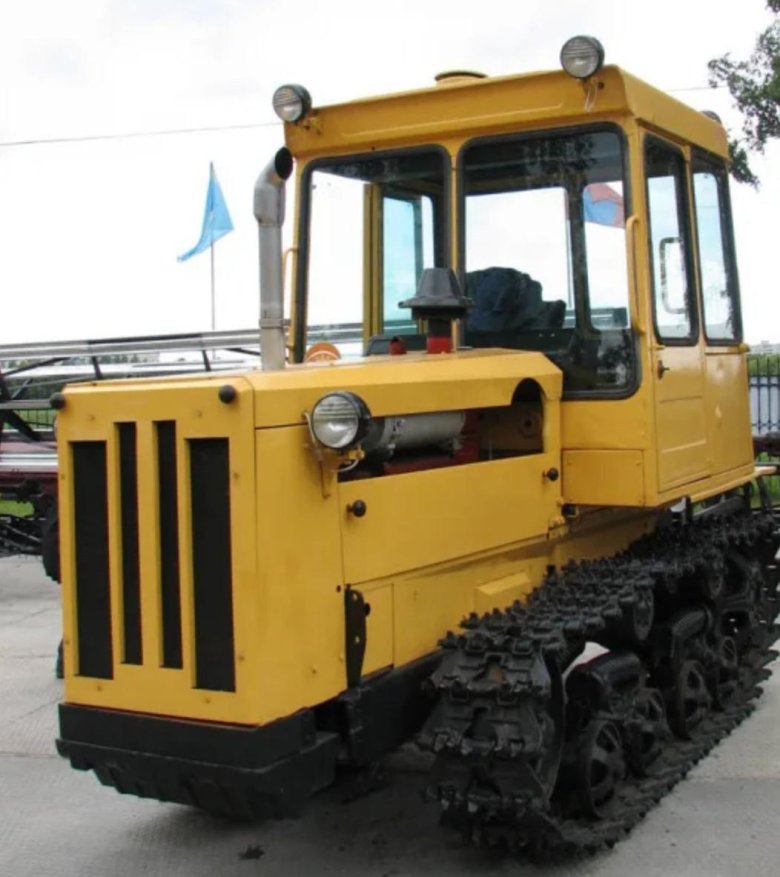 ДТ-75 трактор гусеничный