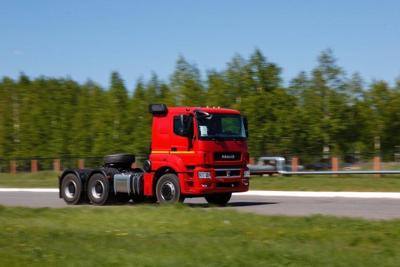 Седельный тягач КАМАЗ 65806