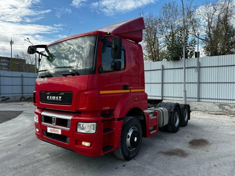 Седельный тягач камаз