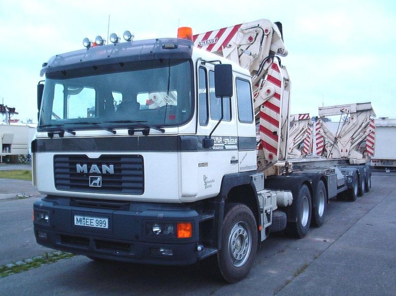 Грузовик с краном