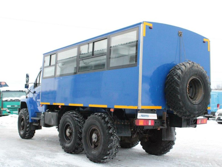 Вахтовый автобус урал