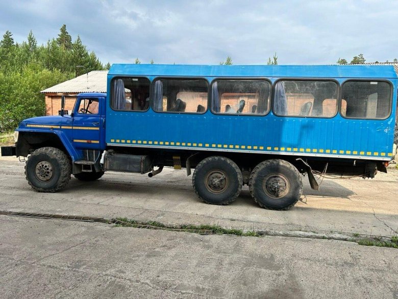 Урал 3255 вахтовка