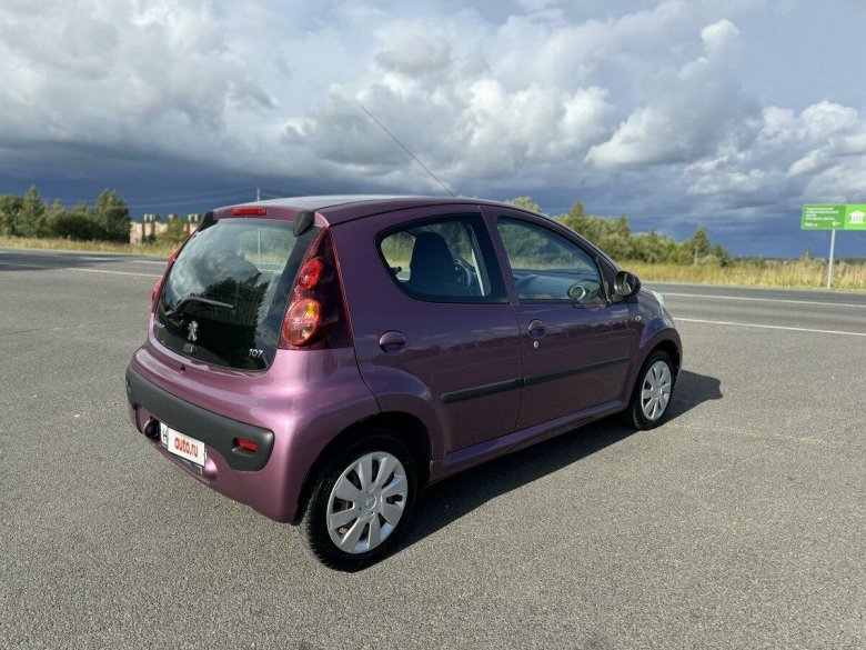 Пежо 107 2012 года