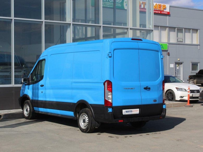 Цельнометаллические фургоны