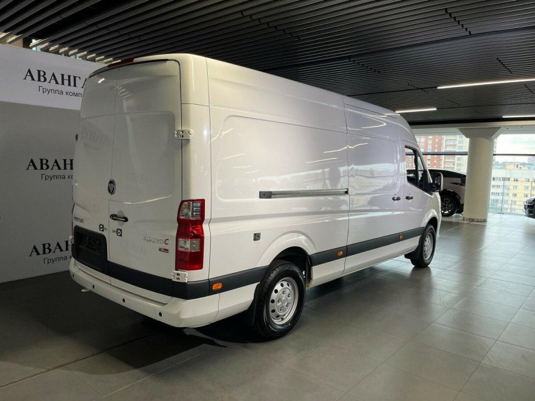 Цельнометаллические фургоны