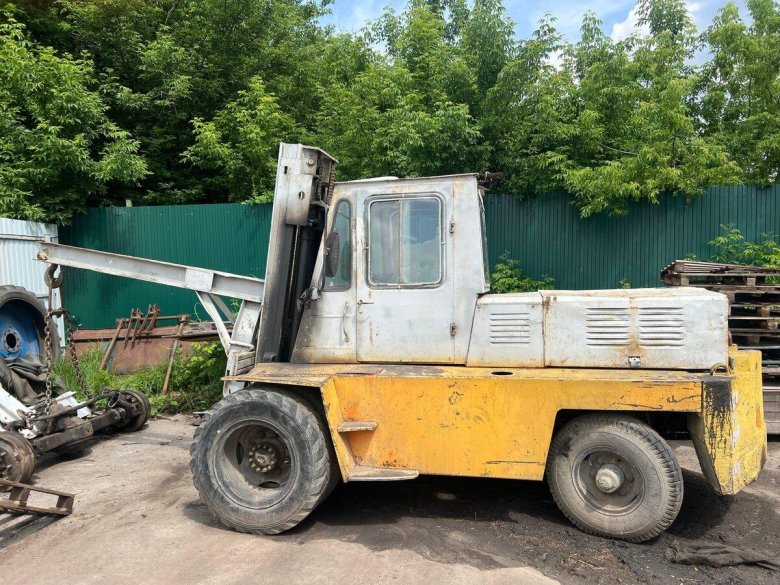 Львовский вилочный погрузчик 5т