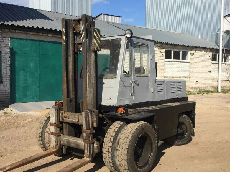 Львовский автопогрузчик ап-40810