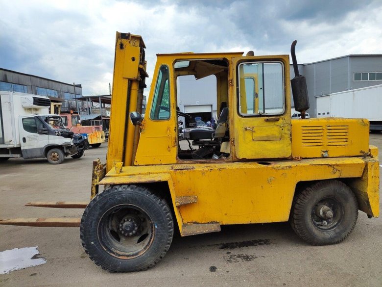 Львовский вилочный погрузчик газ 52