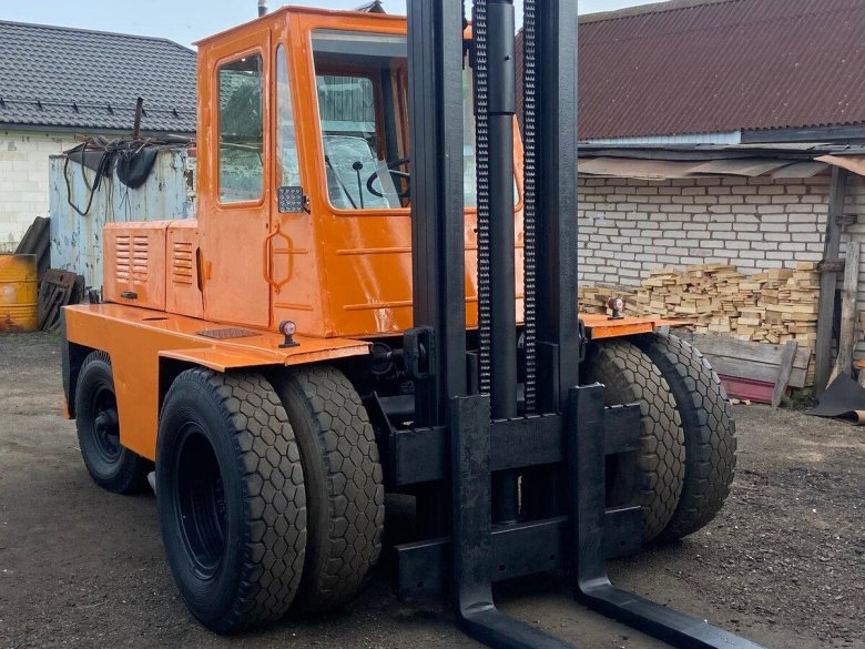 Львовский погрузчик 5 тонн
