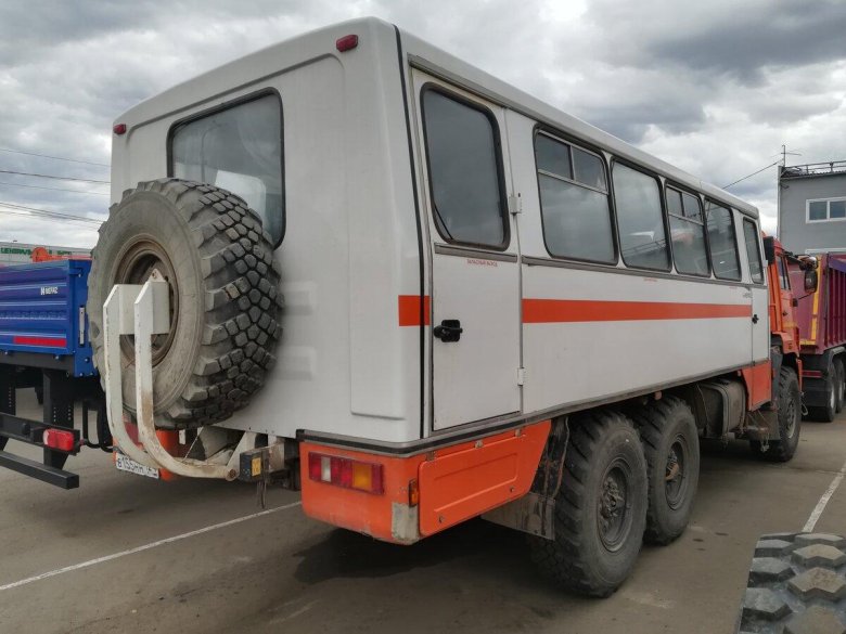 Вахтовый автобус нефаз 4208