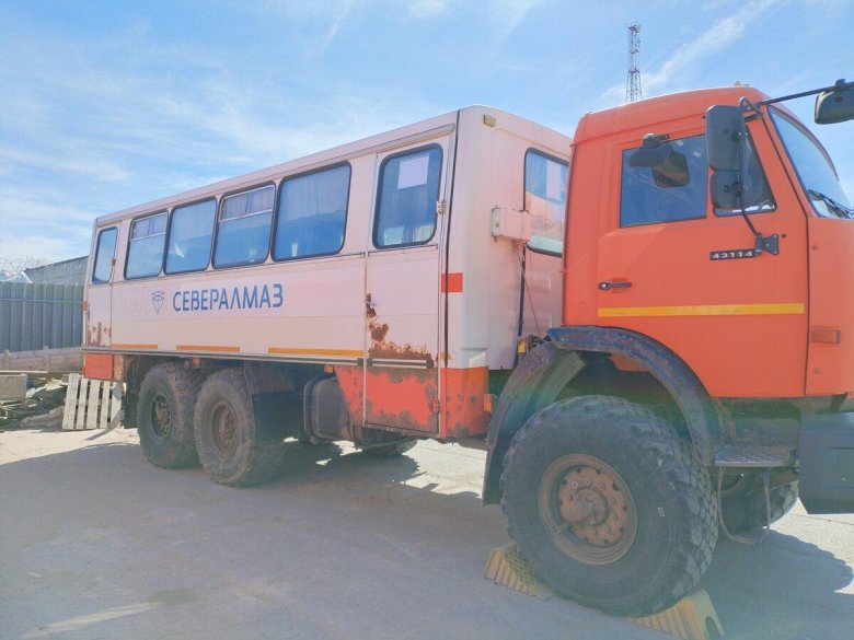 Вахтовый автобус нефаз 4208