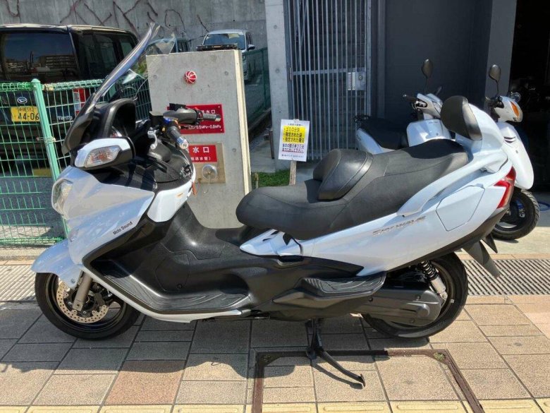 Suzuki skywave 650