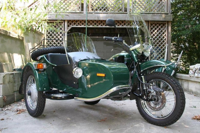 Мотоцикл Урал зеленый