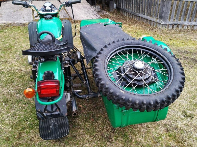 Мотоцикл с коляской урал