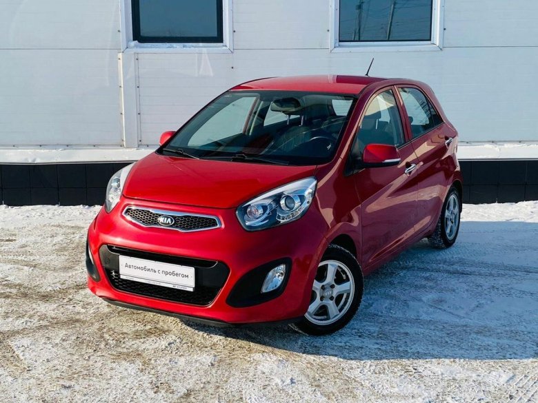Kia Picanto красная