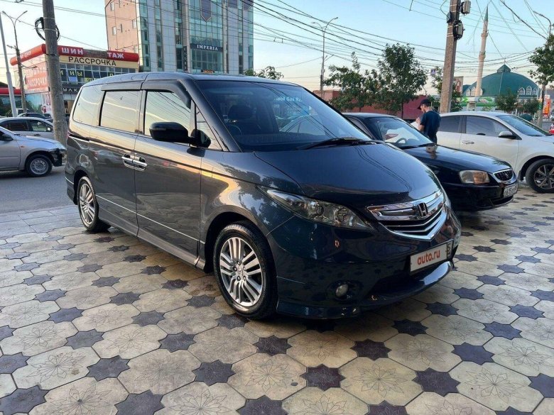 Тойота альфард или хонда элизион