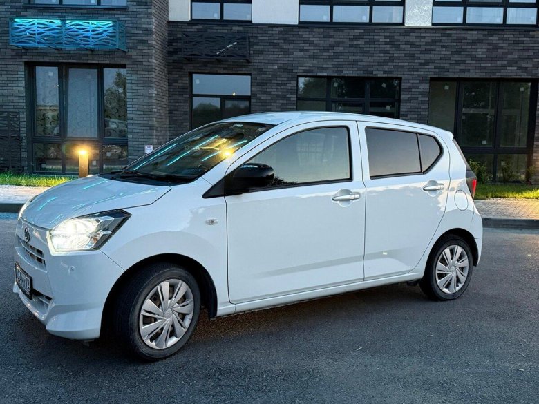 Daihatsu mira e:s 2017