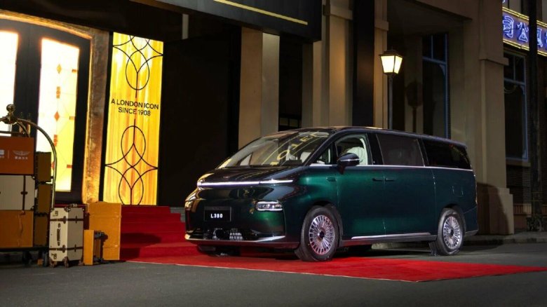 Минивэн лада 2025