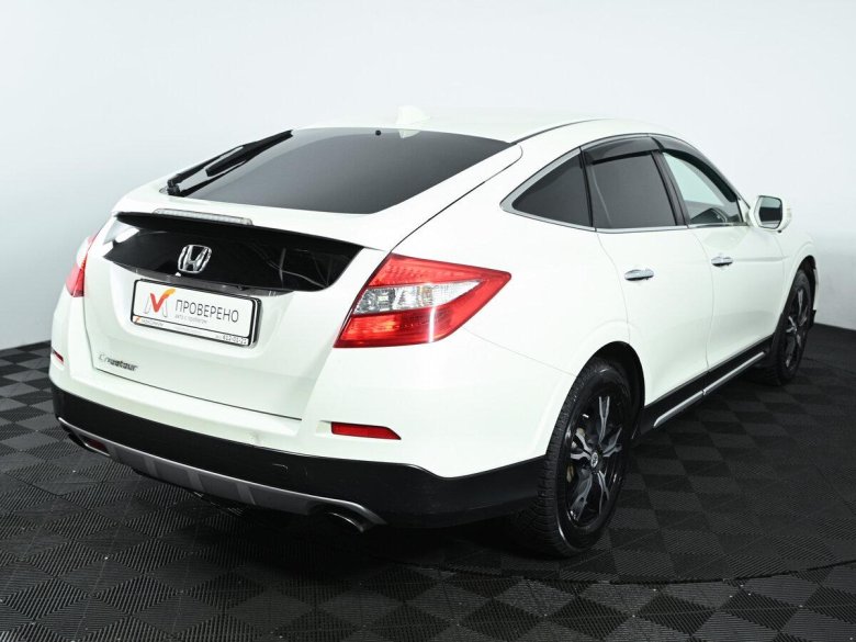Honda crosstour i рестайлинг 2012