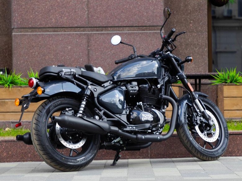 Royal enfield super meteor 650