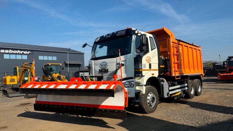 Комбинированная дорожная машина