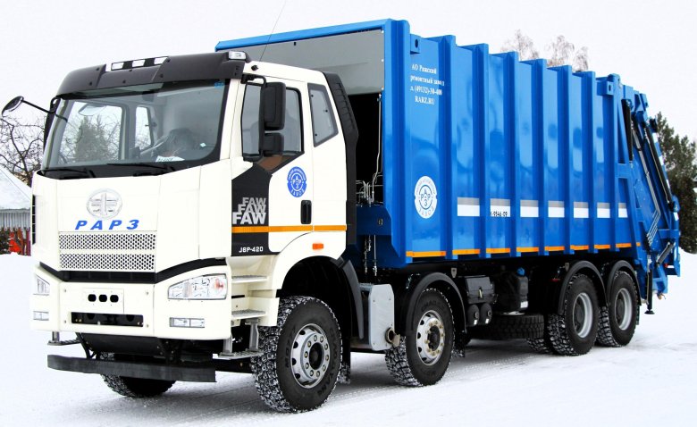 Мусоровоз большой