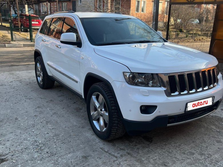Jeep grand cherokee 2011 белый