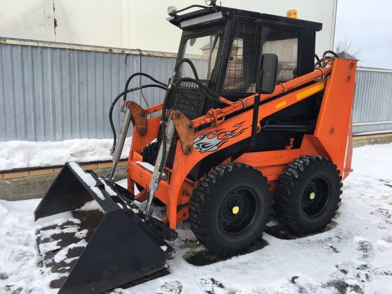 Мини-погрузчик уралвагонзавод пум-500